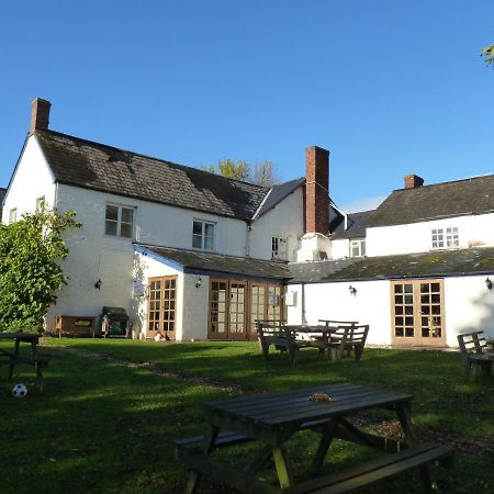 The Carew Arms Hotel Taunton Exterior photo