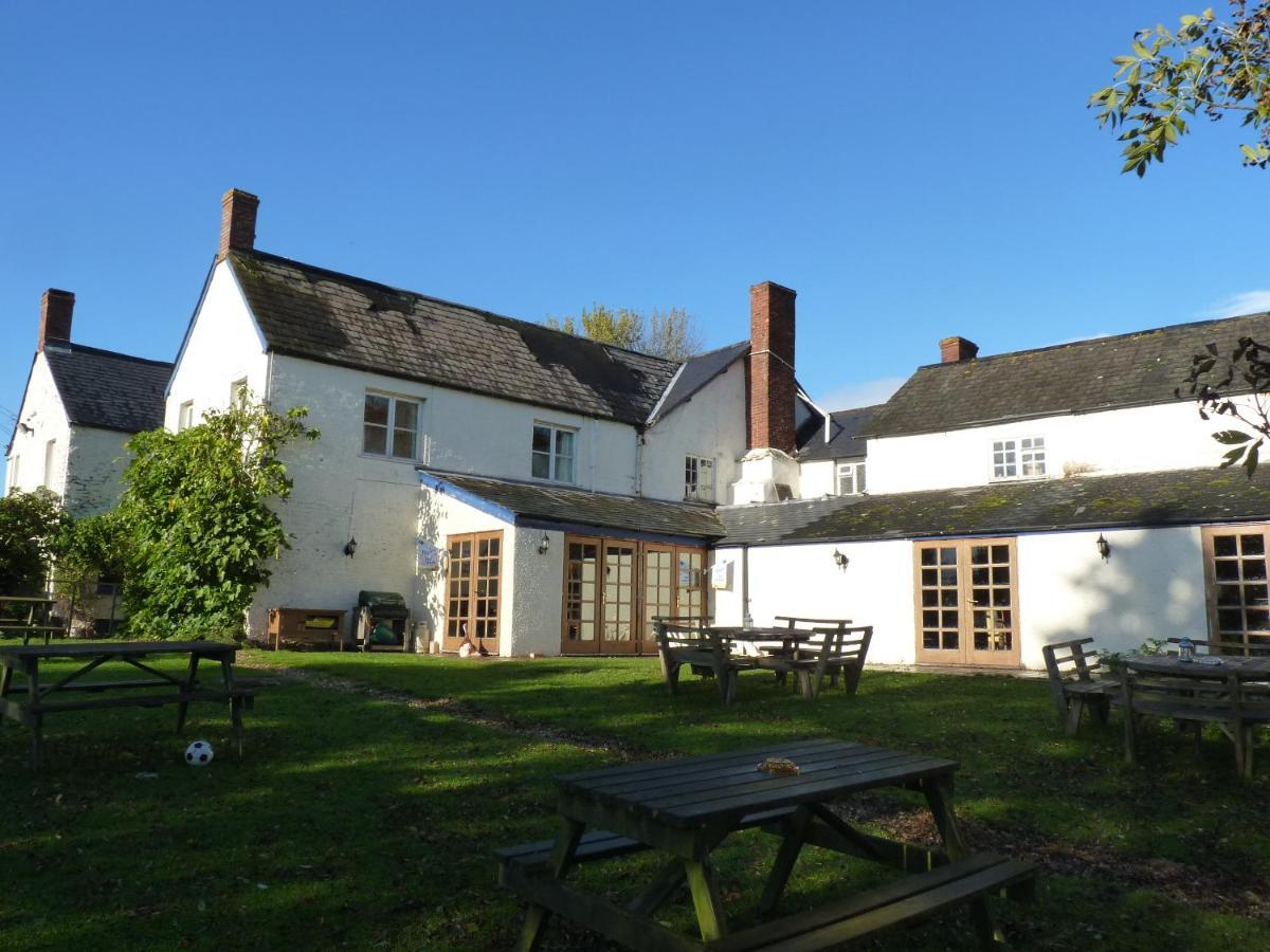 The Carew Arms Hotel Taunton Exterior photo